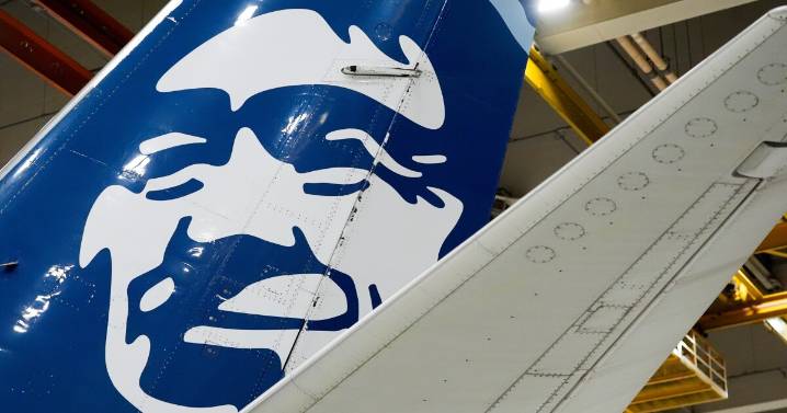 Alaska Airlines flights resume after hours