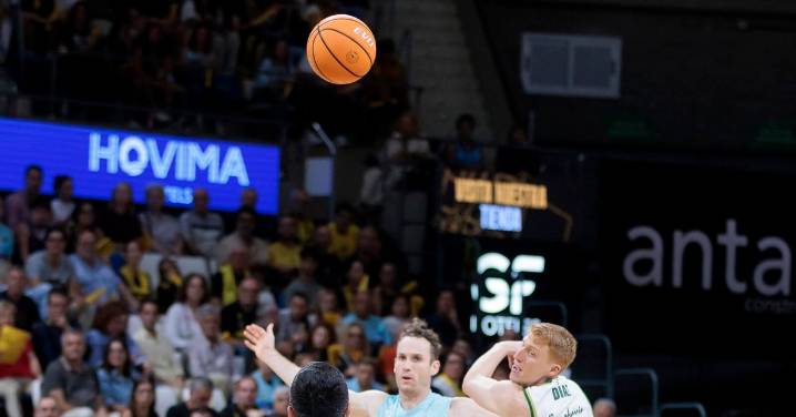 La Laguna Tenerife-Unicaja: El juguete de Marcelinho (95