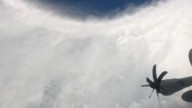Un avión militar de EEUU logra entrar en el ojo del huracán Melissa, de categoría 5, que amenaza Jamaica con vientos catastróficos