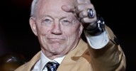 Jerry Jones, propietario de Cowboys se disculpa por gesto obsceno hacia aficionados