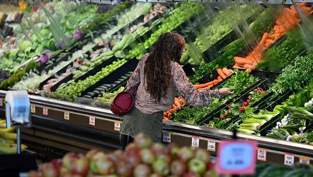 'Grocery buddies' supplement SNAP benefits amid government shutdown