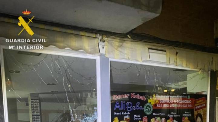 Dos detenidos por robos en tres bares de Yuncos: rompían los cristales con tapas de alcantarilla