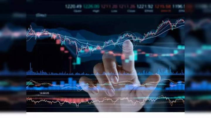 Sensex Ends 137 Points Higher, Nifty Above 25,100; Divi's Labs Rises 5%