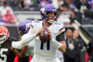 Carson Wentz leads Vikings to a comeback win over Browns