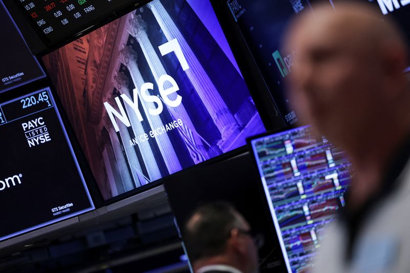Analysis-Prolonged US government shutdown could raise market risks