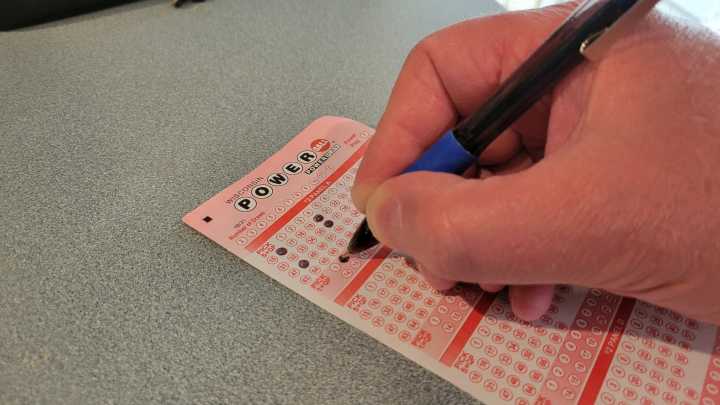 Powerball Jackpot Rises to $320 Million