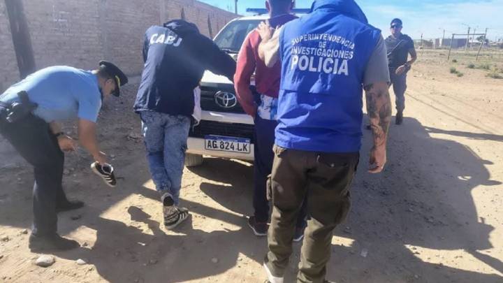 Tres personas quedaron imputadas y detenidas por el brutal crimen de Adán isla