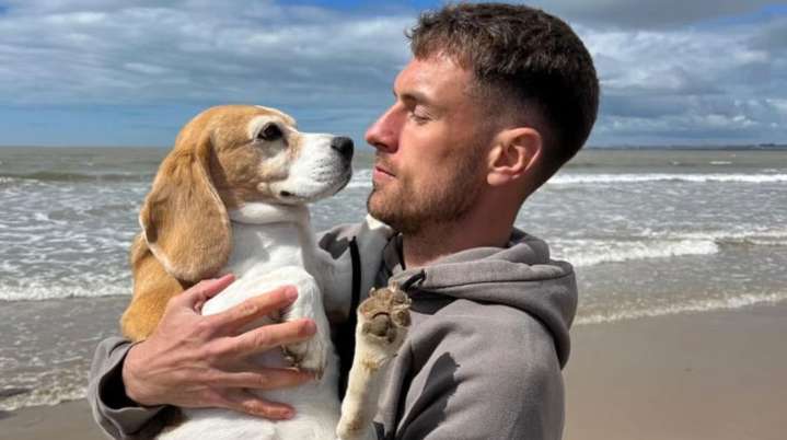 Aaron Ramsey abandona a Pumas tras desaparición de su perrita “Halo”