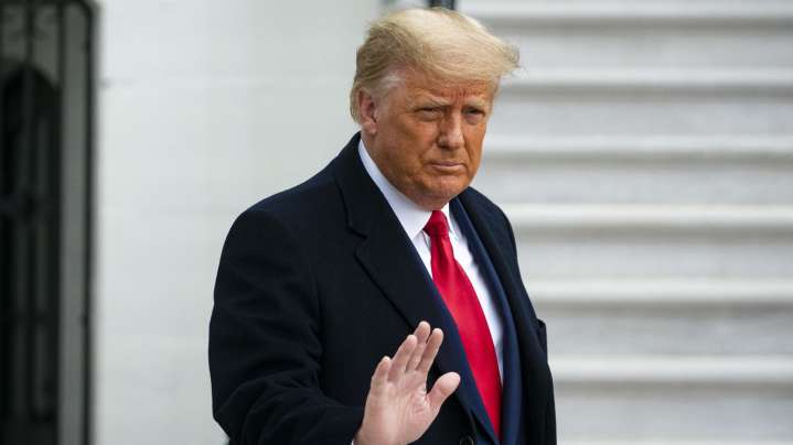 8 Times Trump Accidentally Exposed His True Skin Tone With This Rookie Mistake
