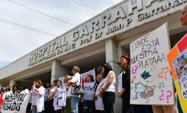 El Gobierno promulgó las leyes universitaria y pediátrica, pero postergó su aplicación