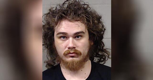 Affidavit: Wichita man admits fatally stabbing grandmother over laundry criticism