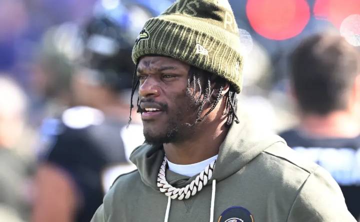 Is Lamar Jackson playing today for Ravens vs Dolphins on TNF in Week 9 of 2025 NFL season?