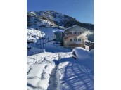 Heavy snowfall blankets Indo-China border; red alert issued in Sikkim Photo Source: ANI [ FULL VIEW ]