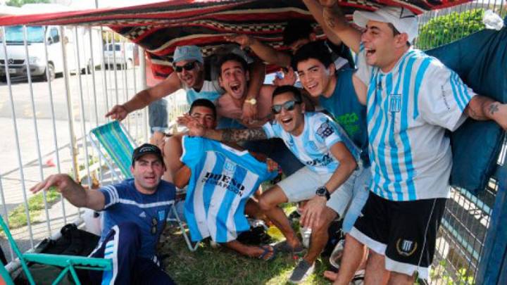 La hinchada de Racing debe pasar por Arrecifes para ir al partido contra River