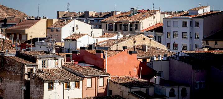 Más de 300 familias residen hacinadas en habitaciones