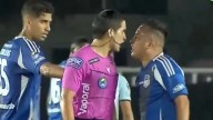 Se dijeron de todo: Christian Cueva y un intenso cruce con el árbitro en partido de Emelec [VIDEO]