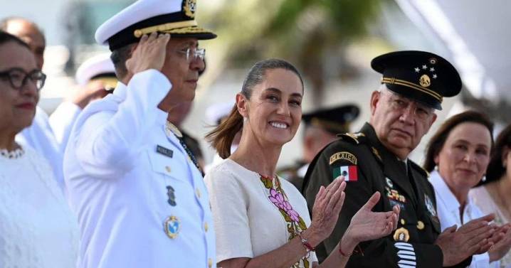 Desde Veracruz, Sheinbaum pide lealtad y valores durante aniversario de la Marina