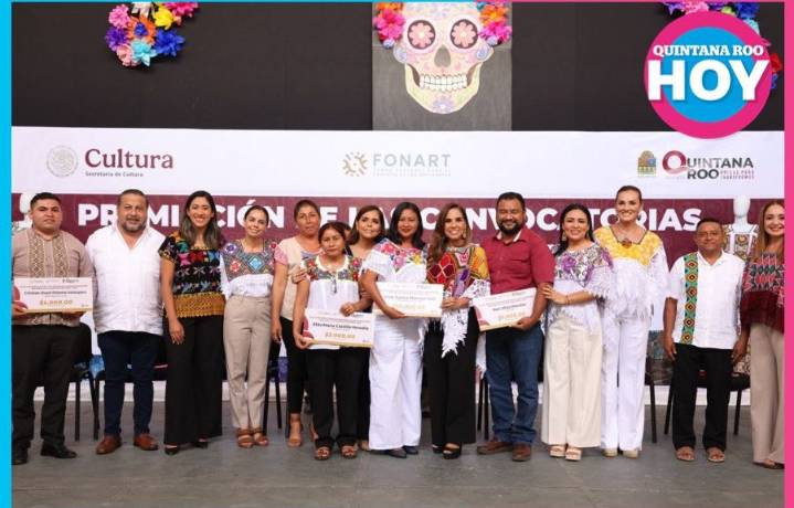Blanca Merari felicita a los artesanos de Leona Vicario