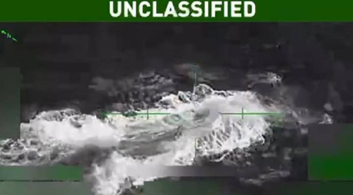 Donald Trump Difunde Video del Ataque a un Narcosubmarino en el Caribe
