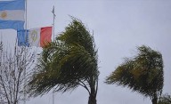 Activan la alerta amarilla por vientos fuertes: las provincias en riesgo
