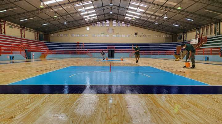 Metán inauguró el nuevo piso profesional del Complejo Deportivo Municipal