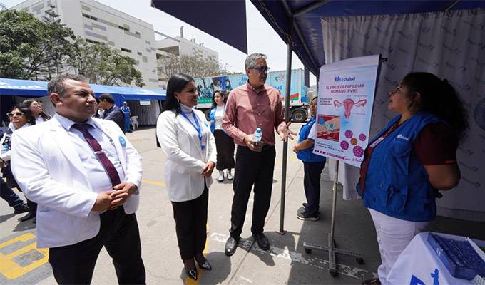 Extranjeros reconocen a “Hospital Perú” de EsSalud como referente en gestión de emergencias sanitarias