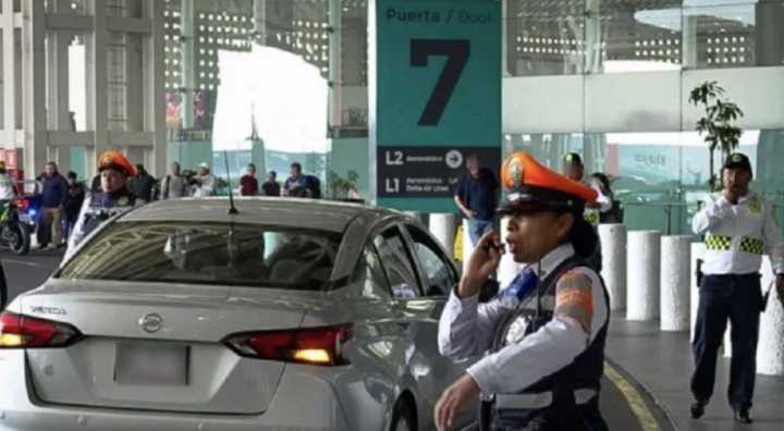 Taxistas niegan acuerdo para permitir Uber o Didi en el AICM por el Mundial 2026