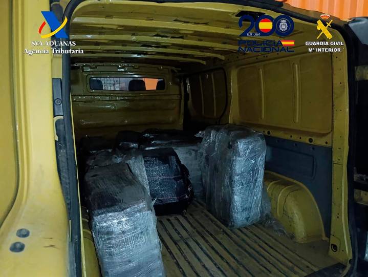 Intervenidas casi dos toneladas de cocaína al seguir un camión «sospechoso» desde el Puerto de Valencia