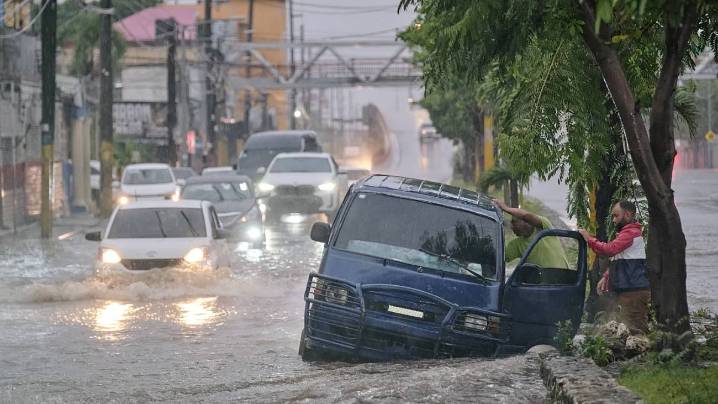 Jamaica reporta 3 muertos y 13 heridos por huracán Melissa