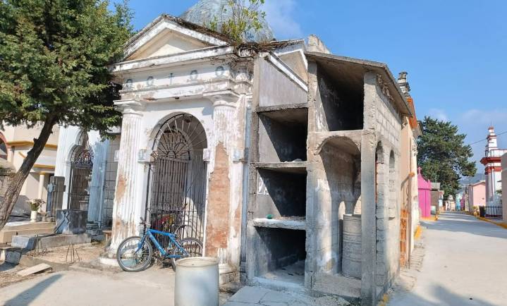 Ya no hay espacios para enterrar a muertos en panteón de San Cristóbal
