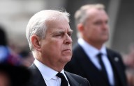 El príncipe Andrés renuncia a todos sus títulos reales en el Reino Unido