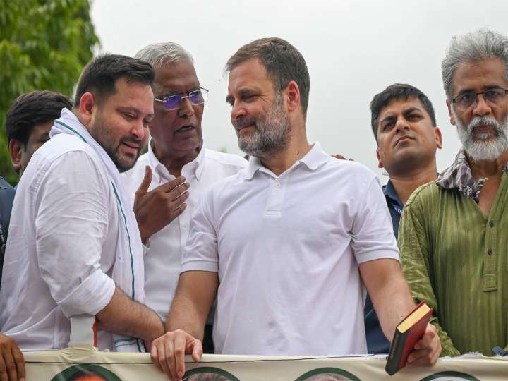 Bihar polls: RJD announces 143 candidates, JMM exits polls