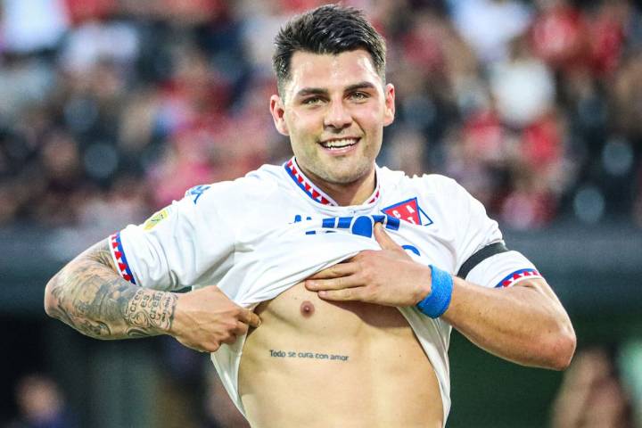 “Todo se cura con amor”. La emoción de Ignacio Russo: lloró antes de empezar el partido y después hizo un gol con una dedicatoria especial