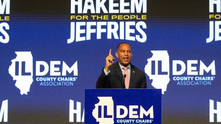 Jeffries’ Illinois redistricting push meets cool reception in Springfield