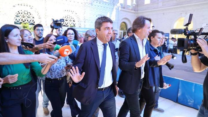 Mazón evita responder sobre la comida con Vilaplana en su primera aparición tras la nueva versión del 29
