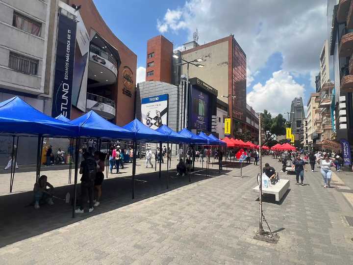 (VIDEO) Comerciantes informales regresan a Sabana Grande cumpliendo las condiciones establecidas por la alcaldía