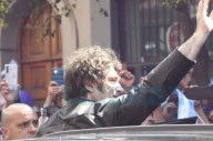 Video: Javier Milei llegó a Santiago del Estero y fue recibido por militantes libertarios