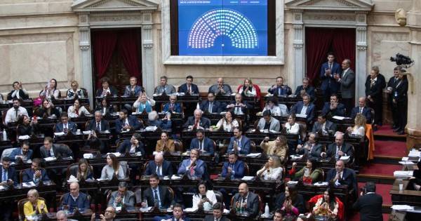 Este domingo se eligen 127 diputados: cuánto arriesgan el peronismo, el PRO y Milei