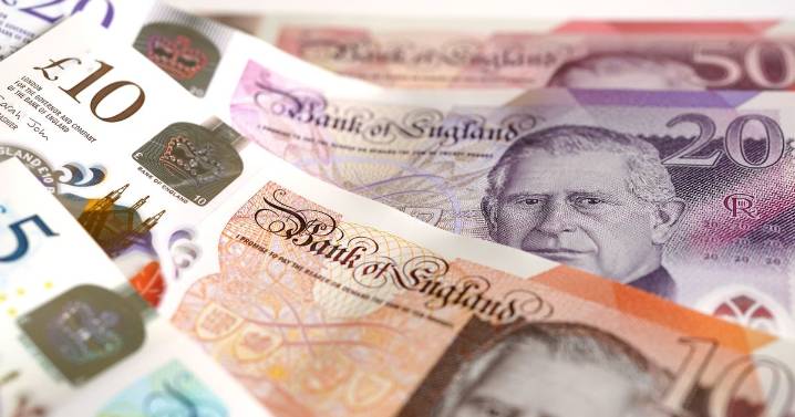Half a million workers set to receive hourly pay rise