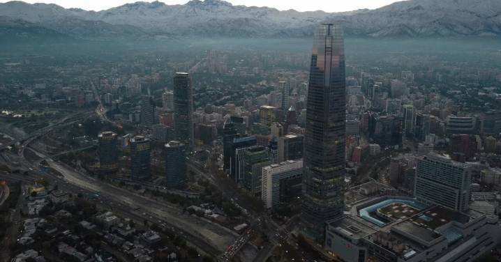 Chile entre los 50 países más ricos del mundo y primero en Latinoamérica y Caribe: Supera a Argentina en 21 puestos