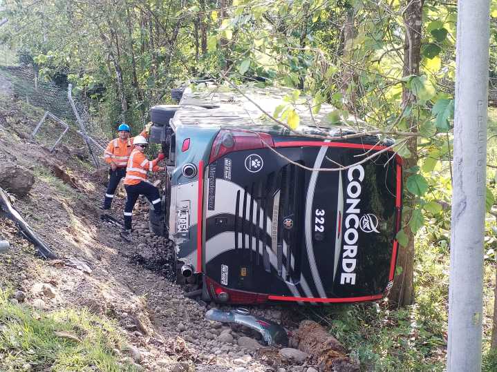 Accidente de bus en vía Aguazul – Tauramena dejó cinco lesionados