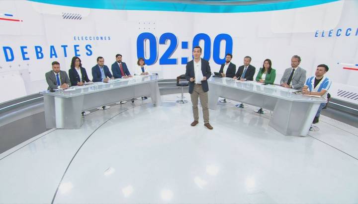 EN VIVO 24 Debates - Candidatos por el Distrito 8