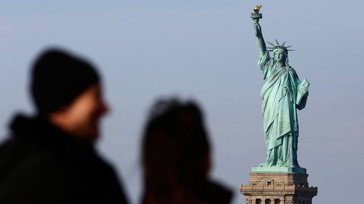 Statue of Liberty to remain open amid shutdown, feds say