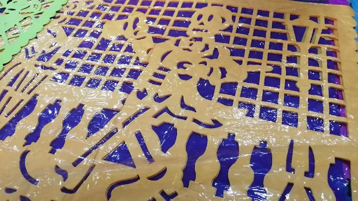 Papel picado es símbolo mexicano, pero el traído de china gana terreno