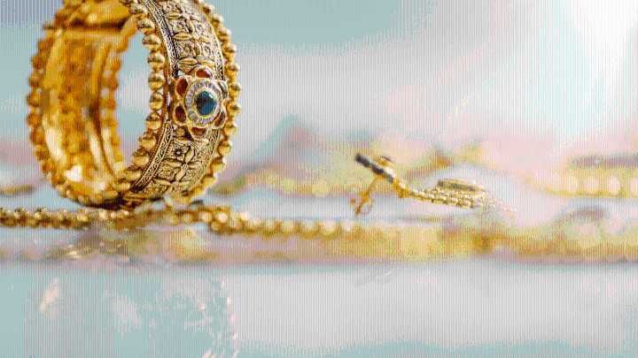 Gold prices breach Rs 1.20L-mark, courtesy US govt shutdown and Fed rate cut bets