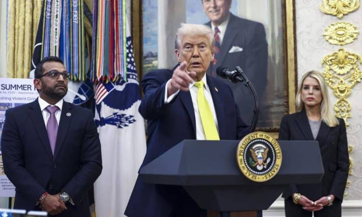 Trump dice que analiza emprender ataques en territorio venezolano