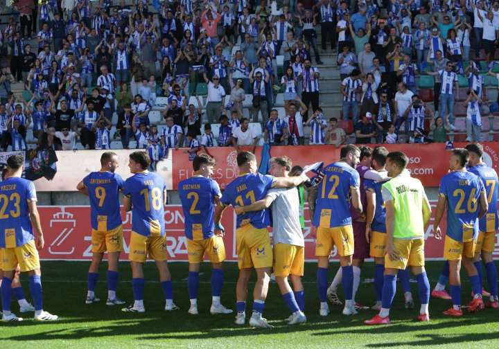 El Real Avilés quiere que siga la fiesta en el Suárez Puerta
