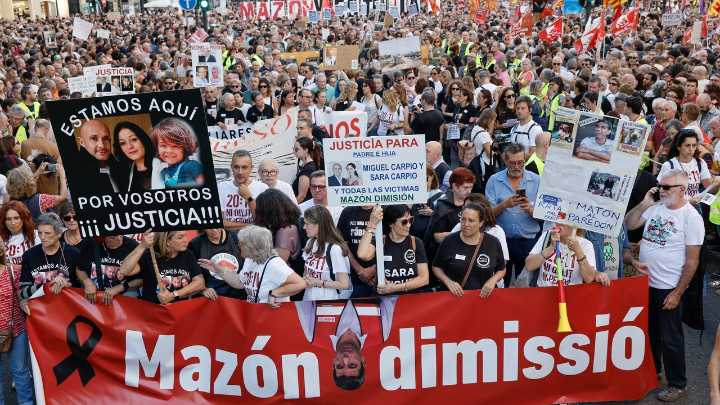 Manifestantes contra Mazón salen a las calles de Valencia tras un año de protestas por su gestión de la dana