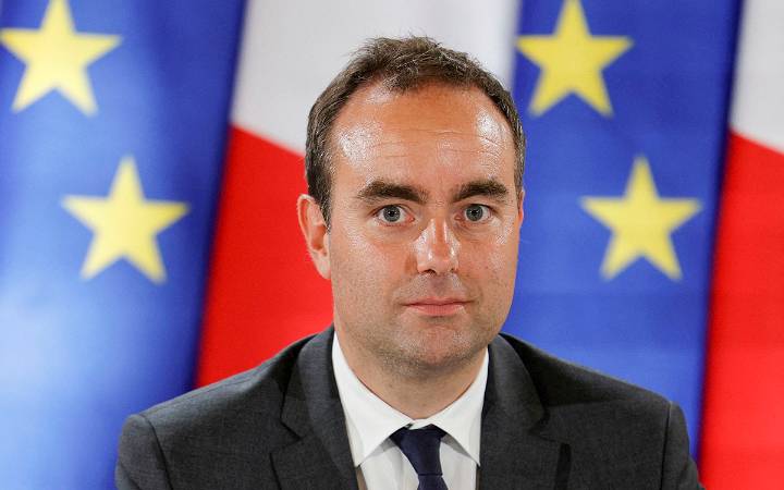 Renuncia el primer ministro de Francia un día después de formar Gobierno