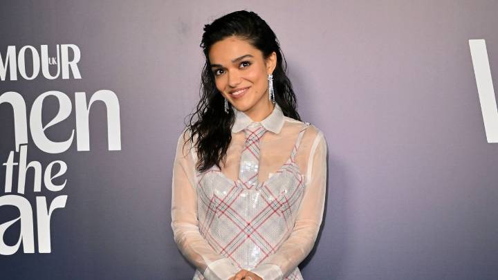 Rachel Zegler lleva el peinado ‘ondas de sirena’ más elegante que es tendencia en otoño/invierno 2025